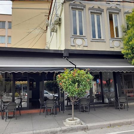 Golden Sleep Hostel Shkoder Exterior photo