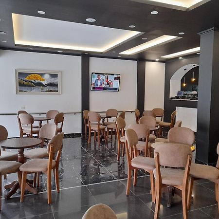 Golden Sleep Hostel Shkoder Exterior photo