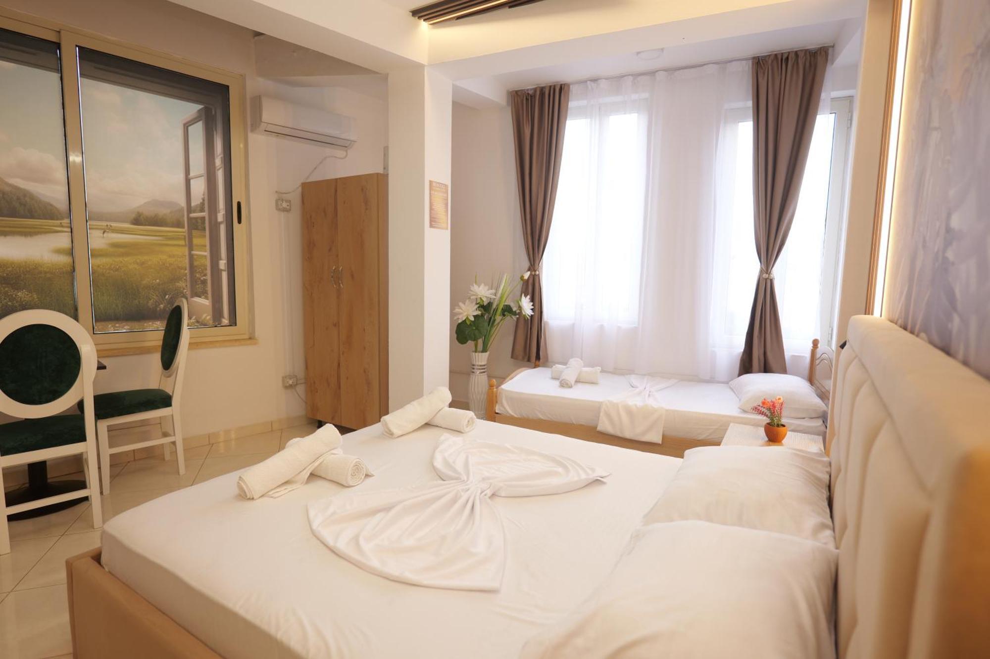 Golden Sleep Hostel Shkoder Exterior photo