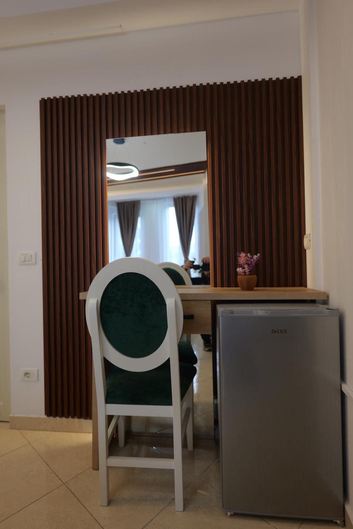 Golden Sleep Hostel Shkoder Exterior photo