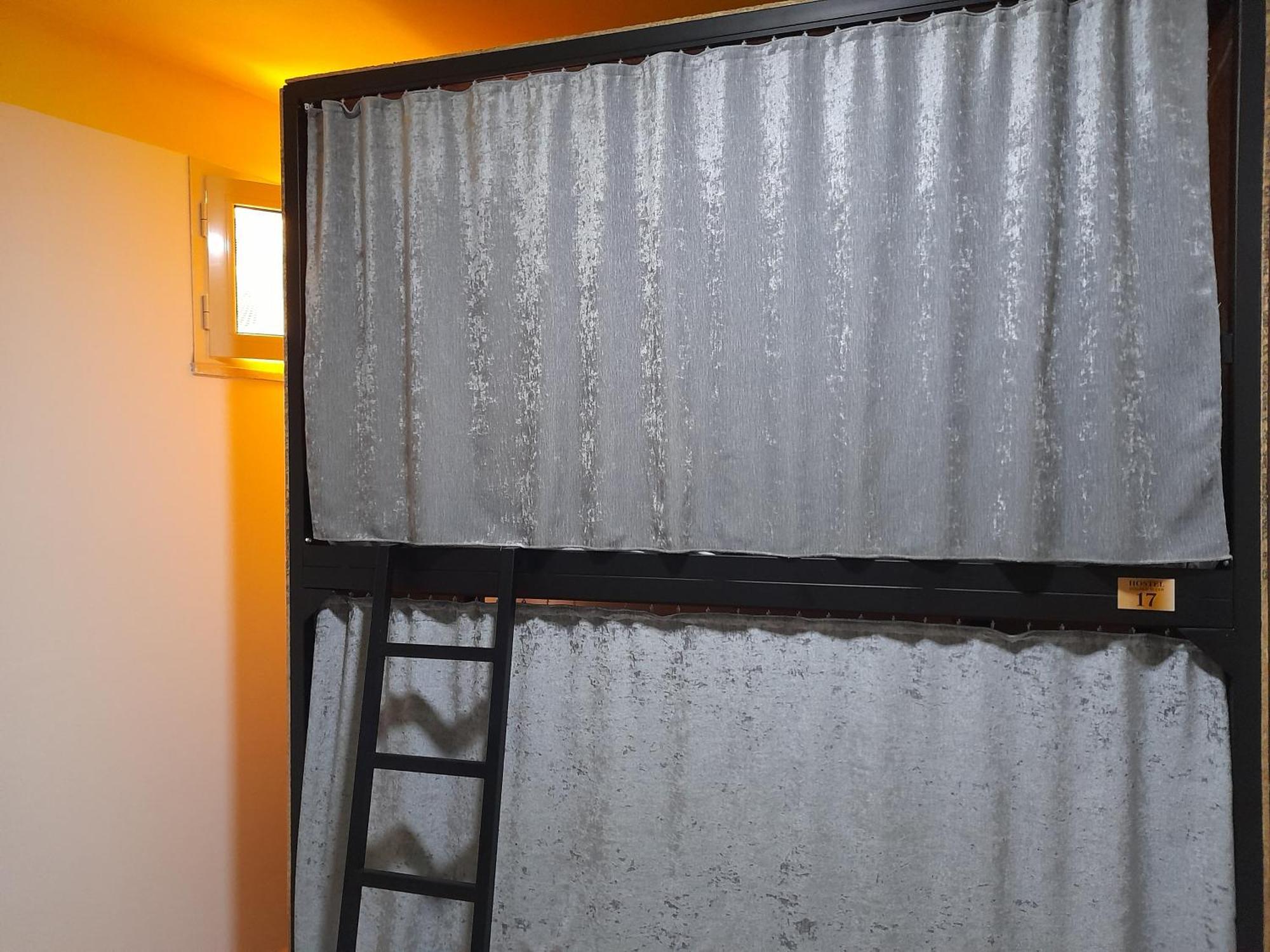 Golden Sleep Hostel Shkoder Exterior photo