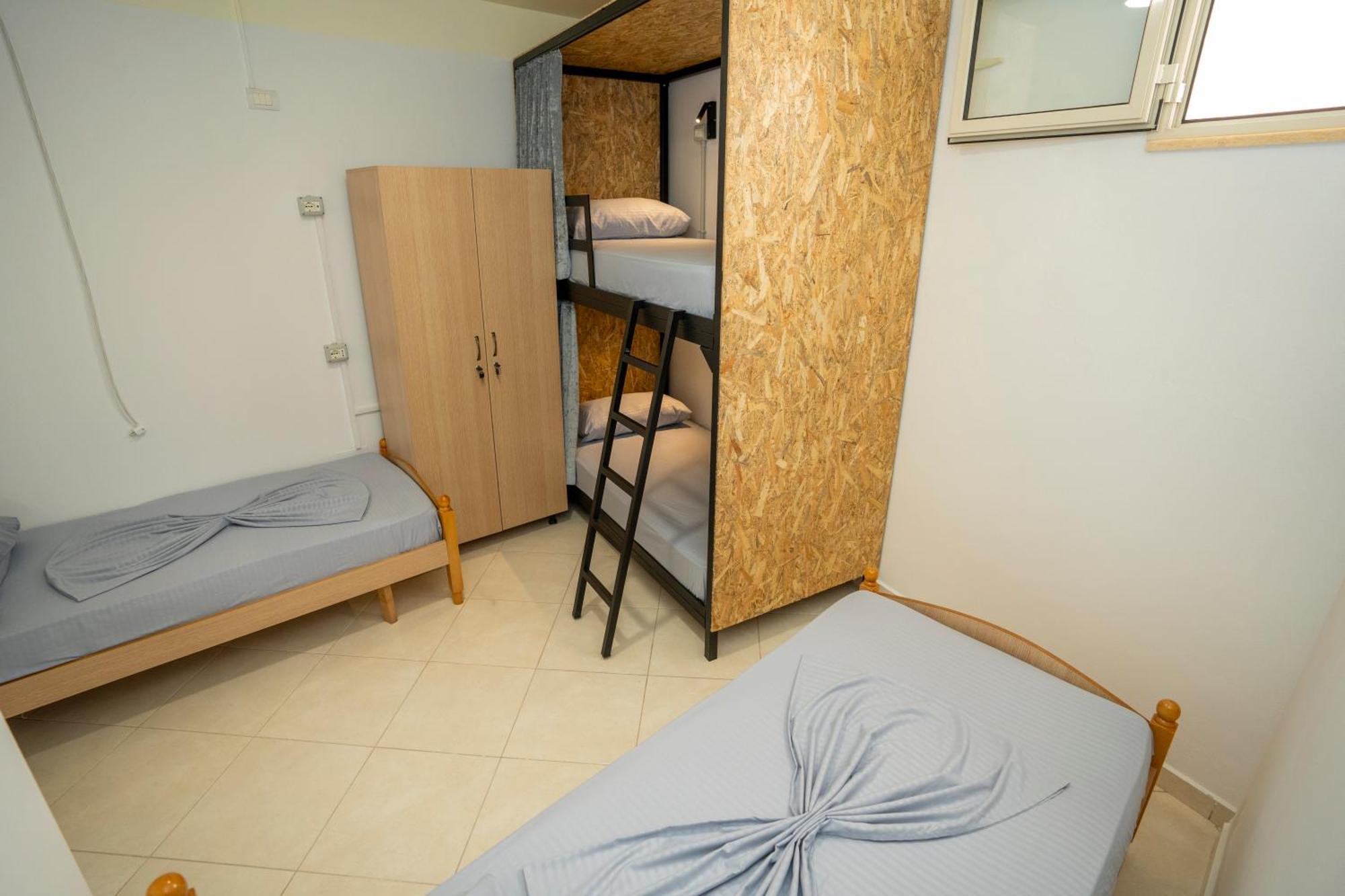 Golden Sleep Hostel Shkoder Exterior photo