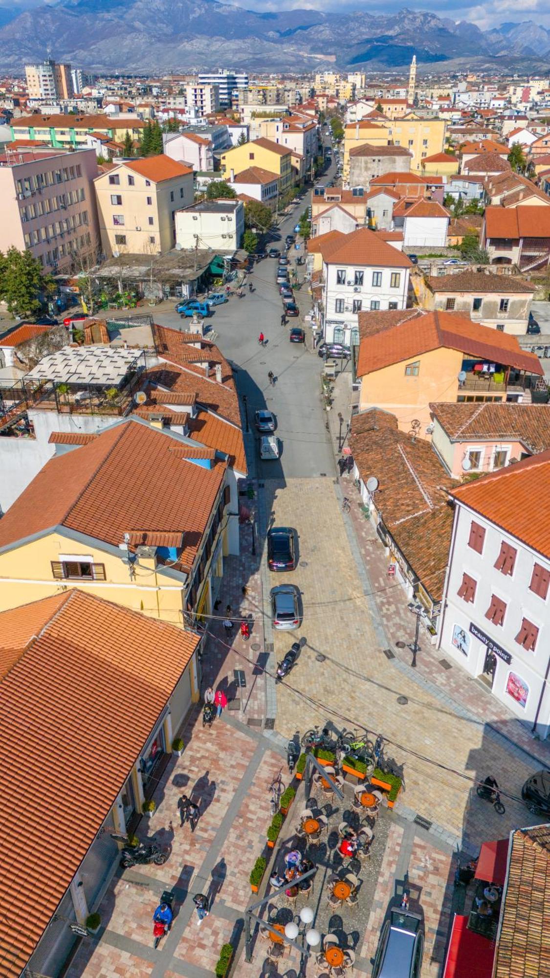 Golden Sleep Hostel Shkoder Exterior photo