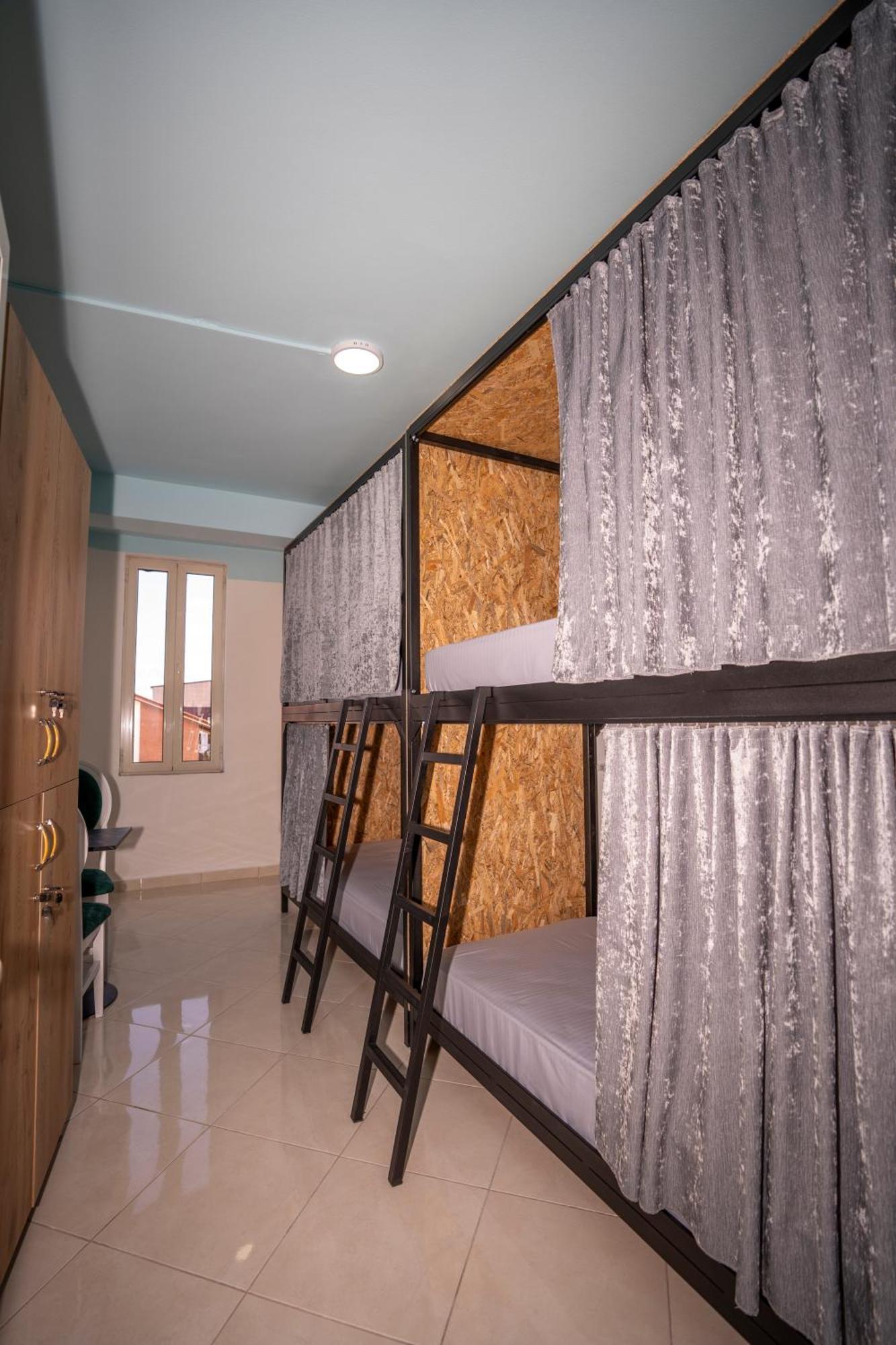 Golden Sleep Hostel Shkoder Exterior photo